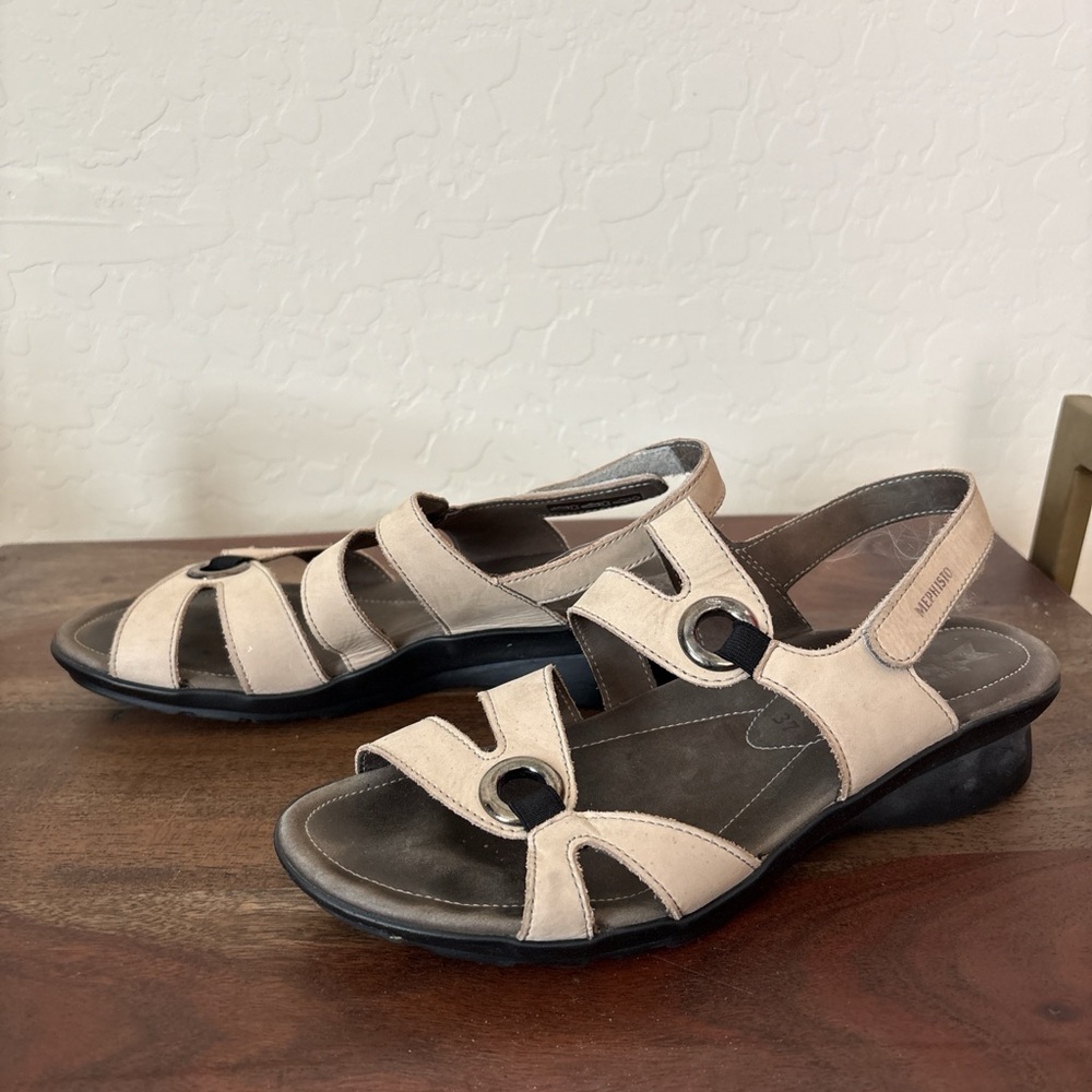 Mephisto cream leather Slingback Sandal US 6.5